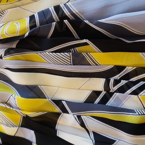 Signette geometrical trapeze dress, Size 4, Yellow, grey, black pattern - Picture 3 of 4